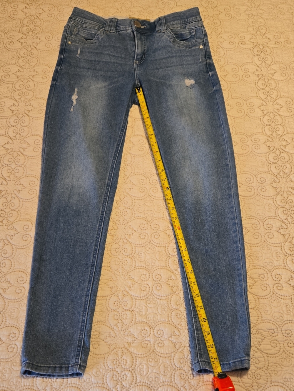 Democracy Women's Skinny Jeans in Faded Blue with Light Distressing